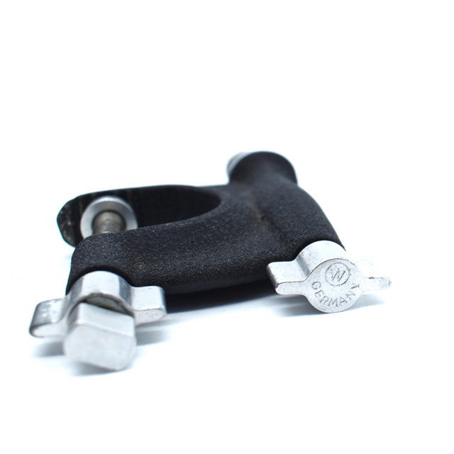 Rare 1930s German Wirgin Gewironar 35mm Collapsible View-Finder Camera With Vario Shutter and Original Clamp Mount For Sale - Image 10 of 10