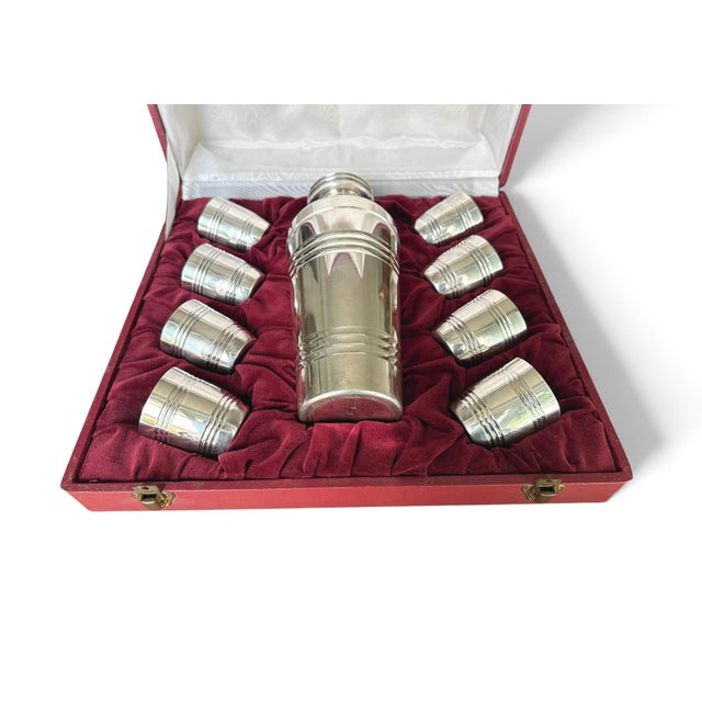 Art Deco Cocktail Shaker and Silver-Plated Glasses with Ondulation Pattern from Silversmith Saint Médard, France, 1930s, Set of 9 For Sale - Image 4 of 10