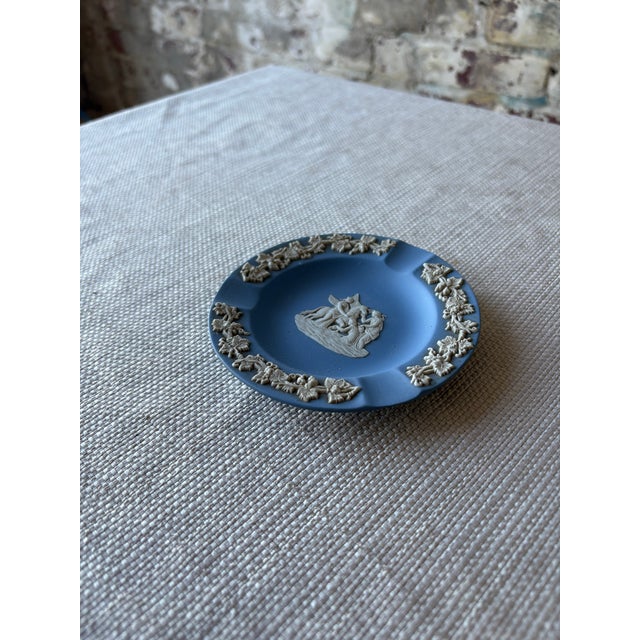 Neoclassical Vintage Wedgwood Jasperware Blue Ashtray / Trinket Dish – Made in England For Sale - Image 3 of 5