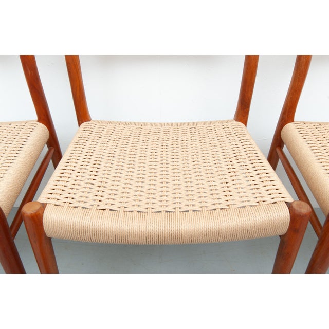 Vintage Model 75 Dining Chairs in Teak by Niels Otto Møller for J. L. Møller Møbelfabrik, 1950s, Set of 4 For Sale - Image 4 of 9
