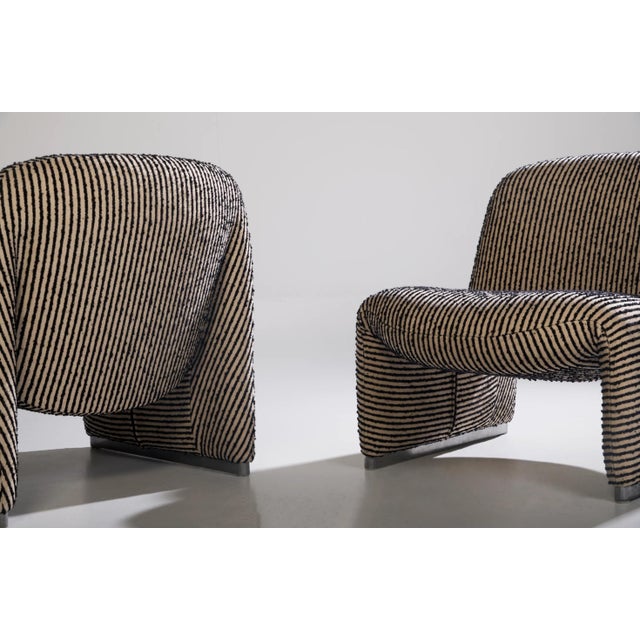 Mid-Century Modern Alky Lounge Chairs by Giancarlo Piretti for Artifort, 1970s, Set of 2 For Sale - Image 3 of 7