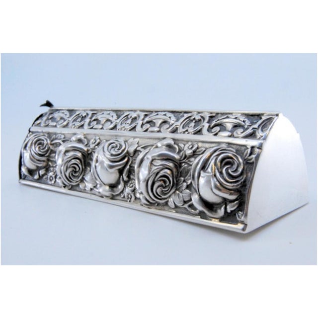 Triangular Silver Toothpick Holder with Roses on Base and Lid, in Good conditions. Designed 1920 to 1949