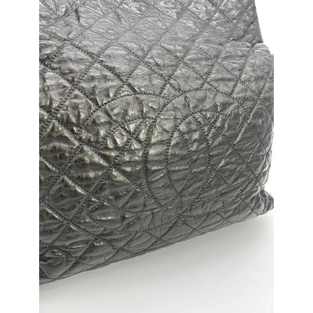 Chanel Grey Metallic Leather Chain Me Shoulder Bag Tote For Sale In Philadelphia - Image 6 of 11