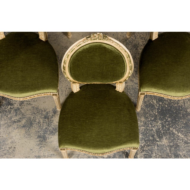 1900 - 1909 Antique French Louis XVI Style Dining Chairs in Olive Green Velvet - Set of 8 For Sale - Image 5 of 18