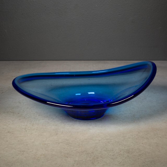 Per Lutken Holmegaard Per Lütken for Holmegaard Style Blue Glass Bowl c.1950 For Sale - Image 4 of 5