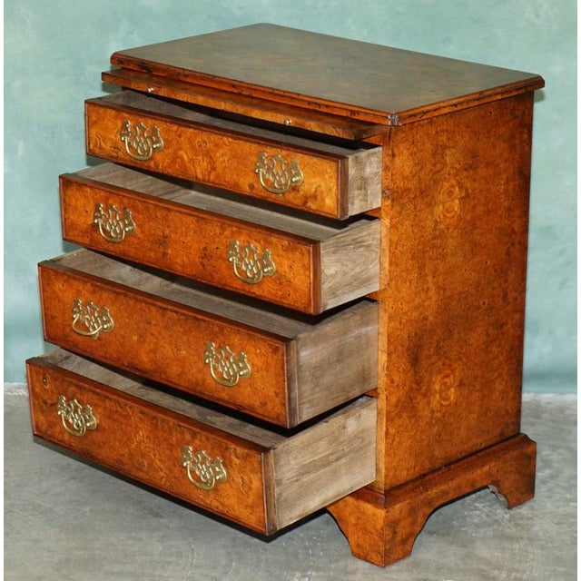 George III Style Burr Elm Chest of Drawers with Brushing Slide For Sale - Image 18 of 18