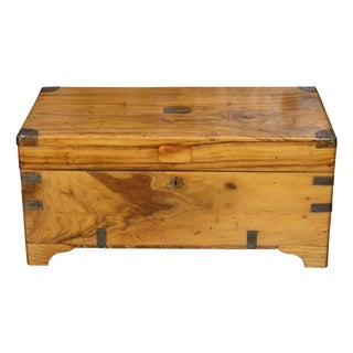 English 1890s Camphor Wood Small Trunk with Brass Accents and Bracket Feet For Sale