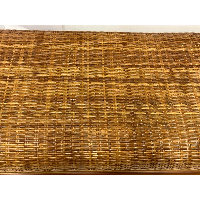 Available for sale: Great Neoclassical design of a bench with wood cabriolet legs and woven seagrass,