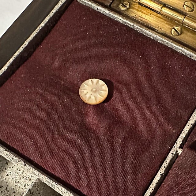 19th Century Victorian English Rosewood Inlaid Abalone Writing Box Lap Desk For Sale - Image 9 of 16