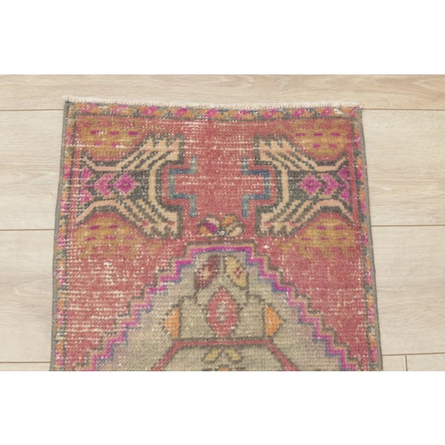 1970s Turkish Vintage Geometric Desing Red Oushak Rug For Sale - Image 4 of 9