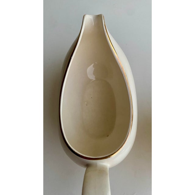 1980s Vintage Rose Porcelain Gravy Boats – Pair– Gold Rim – Cottagecore Floral Serveware For Sale - Image 5 of 8