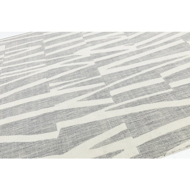 8x10 Abstract Geometric Modern Flatweave Rug - Hand-Knotted Ivory & Slate Wool For Sale - Image 10 of 10