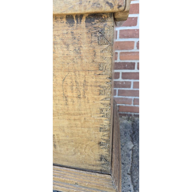 Antique 18th Century Spanish Colonial Mexican Chest Fancy Bermuda Dovetails in Sabino Wood For Sale - Image 4 of 16