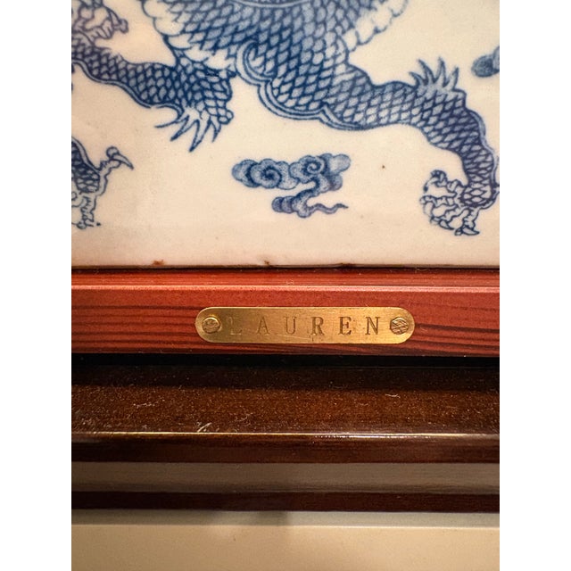 Hollywood Regency Vintage Ralph Lauren Blue & White Dragon Porcelain Table Lamps – Chinoiserie Hollywood Regency (Pair) For Sale - Image 3 of 6