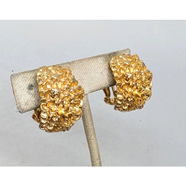 Mid-Century Modern Vintage 1960s Signed Hattie Carnegie Goldtone 3d Flower Half Hoop Clip Earrings-2 Pieces For Sale - Image 3 of 7