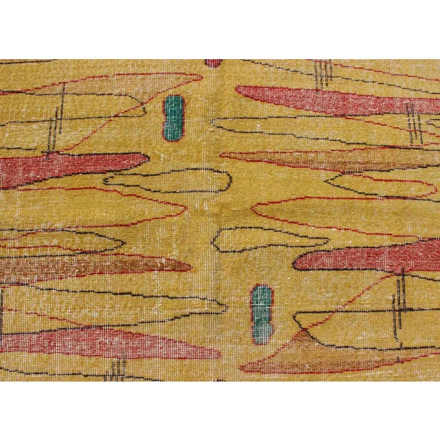Keivan Woven Arts, Tu-Mtu-136060, Vintage Turkish Mid-Century Modern Rug in Yellow Color and Modern Design For Sale - Image 9 of 11