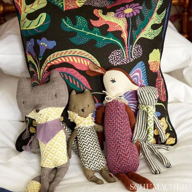 A faithful reproduction of a never-before-seen design by acclaimed midcentury architect Josef Frank, this pattern bears...