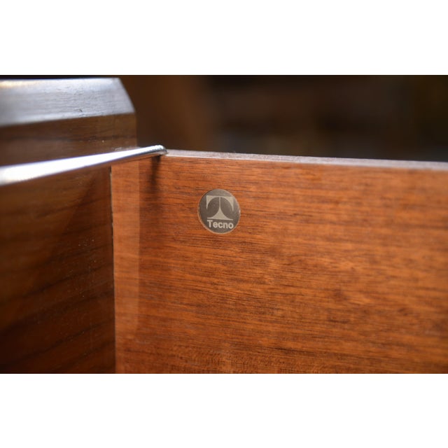 Modèle T95 Desk by Osvaldo Borsani for Tecno, 1960s For Sale - Image 6 of 17