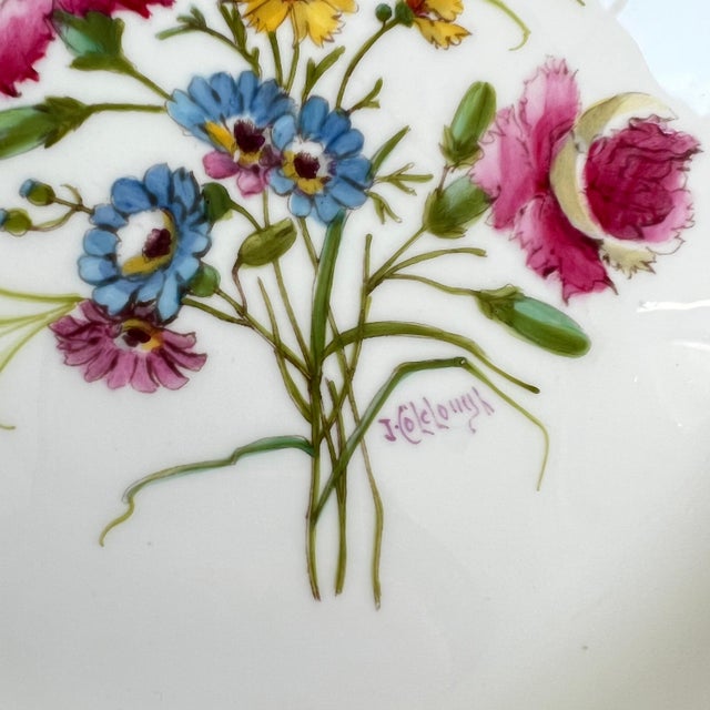 Minton 1940s Rare Set of Hand-Painted Minton Floral Dinner Plates With Aqua Band and Gilt Rim // Signed by Artist J Colclough // Set of 9 For Sale - Image 4 of 12