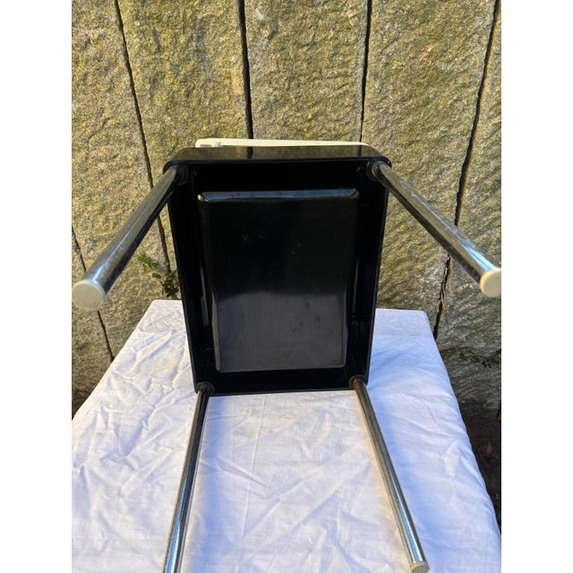 Mod Elba Kidney-Shaped Side Table with Foldable Plastic Top and Chromed Metal Legs For Sale - Image 12 of 16