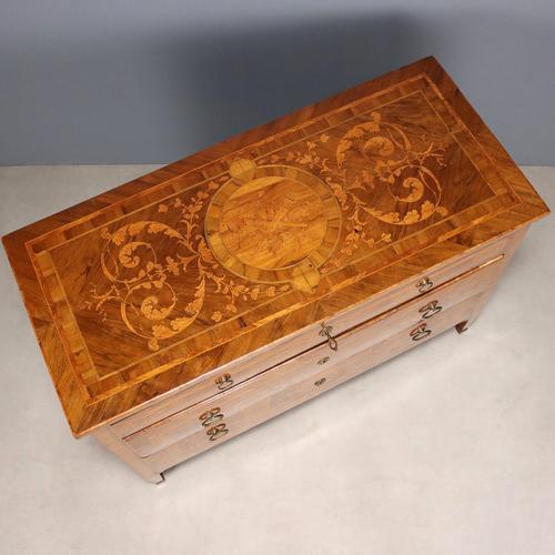 Neoclassical Walnut Chest of Drawers For Sale - Image 4 of 14