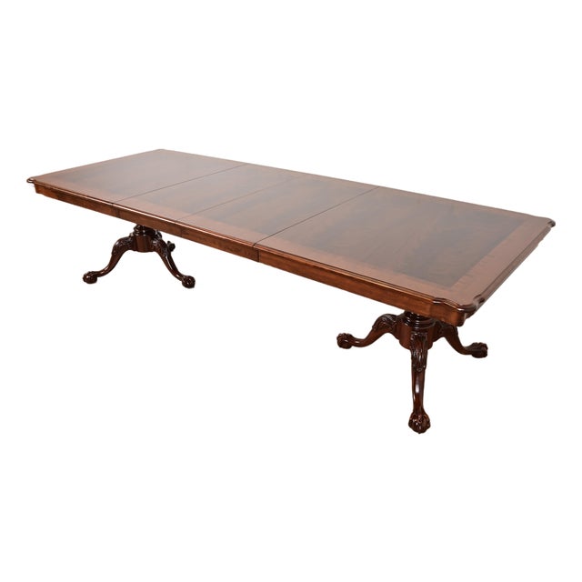 Thomasville Chippendale Banded Flame Mahogany Double Pedestal Extension Dining Table, Newly Refinished For Sale