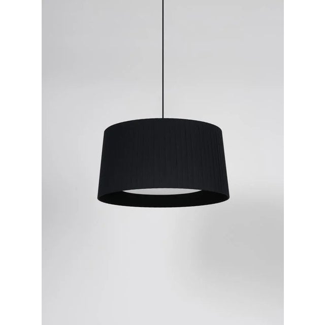 Black gt5 pendant lamp by santa & cole. Dimensions: d 62 x h 32 cm. Materials: metal, ribbon. Available in other colors....