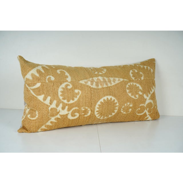 Uzbek Suzani Pillow Cover Elevate your home decor with our Turkish Suzani Pillow Cover, featuring exquisite vintage Uzbek...