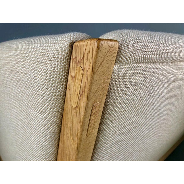 2000 - 2009 Danish GE-285 Jubilee Sofa in Oak and Fabric by Hans J. Wegner for Getama, 2000s For Sale - Image 5 of 8