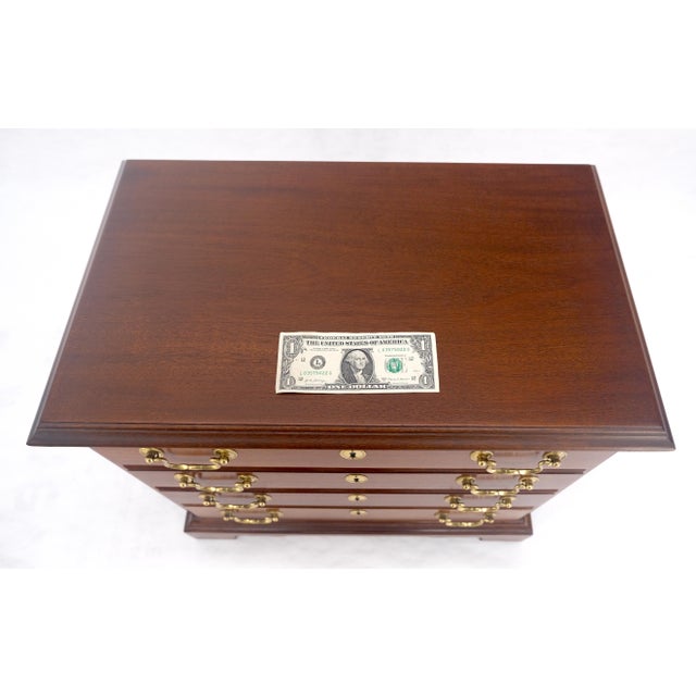 Wood Council Compact Mahogany 4 Chest Night Stand Side Table Mint For Sale - Image 7 of 16