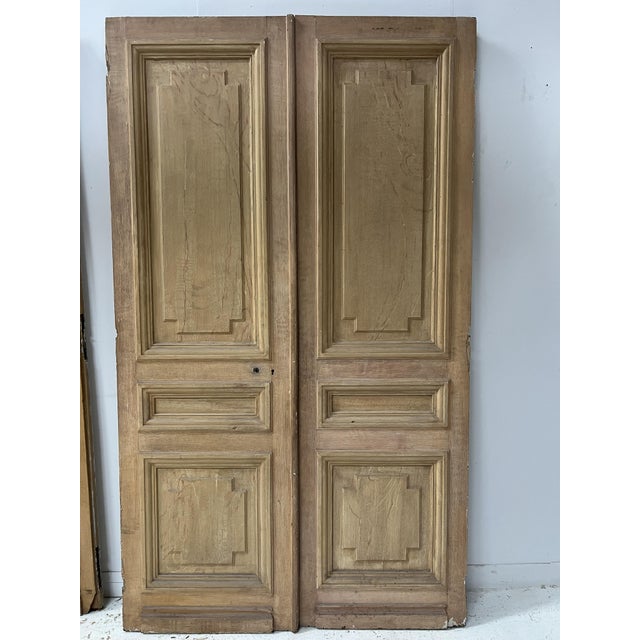 Haussmannian Double Passage Doors in Patinated Oak, 1800s, Set of 2 For Sale - Image 16 of 18