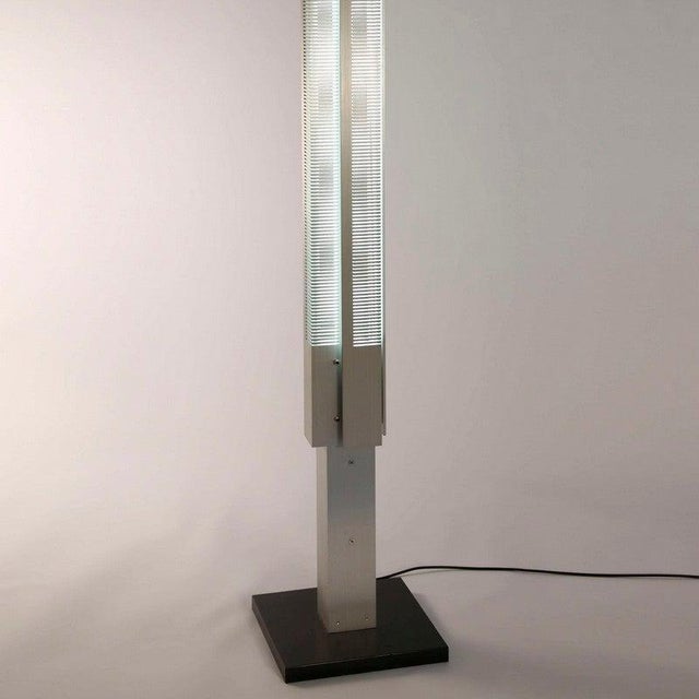 Contemporary Mid-Century Modern Aluminium Medium Signal Column Floor Lamp by Serge Mouille For Sale - Image 3 of 7