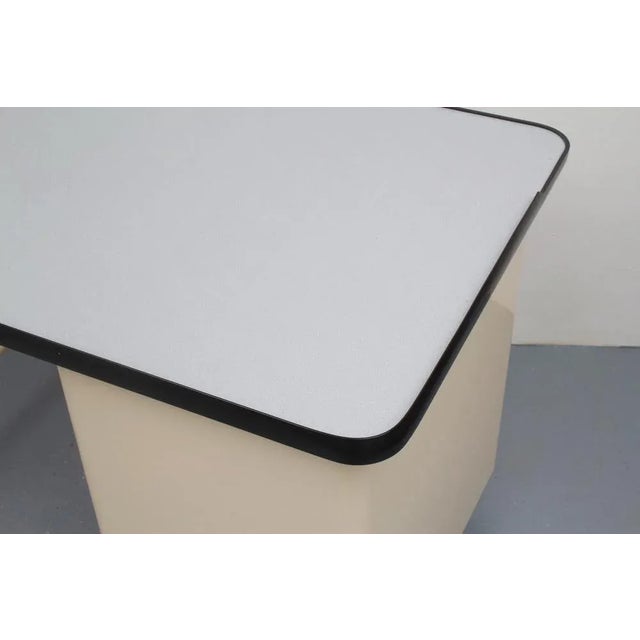 Very nice 50s desk. from a doctor practice. Corpus in cream -white -painted metal. 3 drawers with fronts made of resopal...