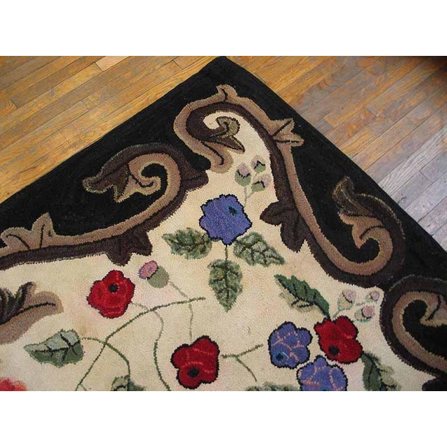 Early 20th Century 1900s Ivory Floral Folk Art Antique American Hooked Rug 6'4" X 9'10" Handknotted Wool Carpet For Sale - Image 5 of 6