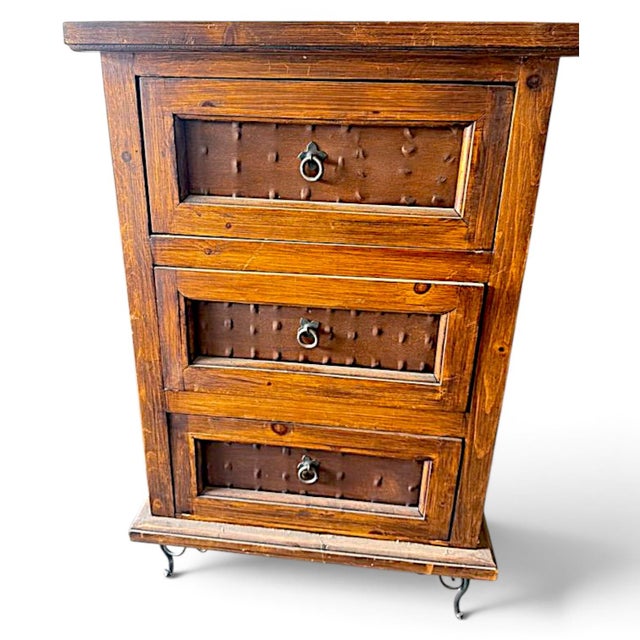 Rustic Southwestern Pine 3-Drawer Planked Clavo Chest or Nightstand For Sale In Palm Springs - Image 6 of 14