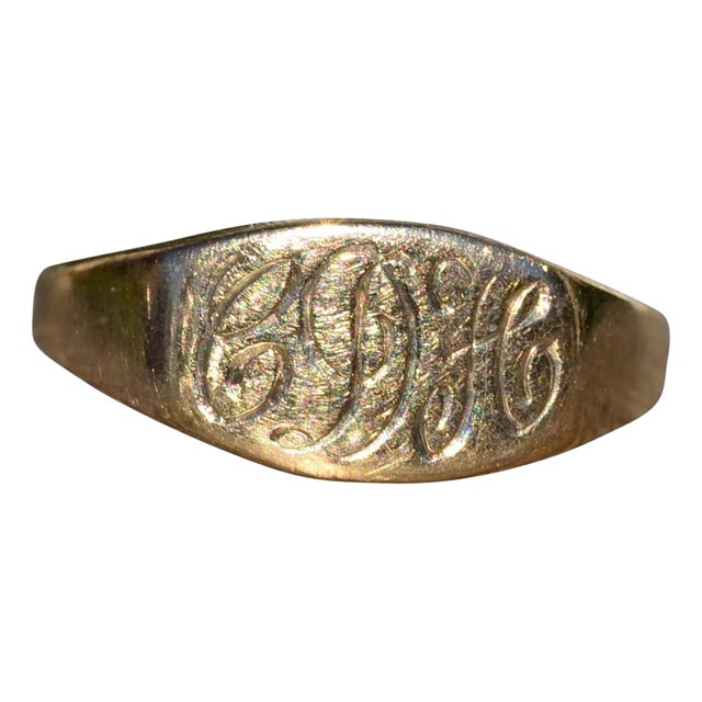 The Baytown: Ladies Hand Engraved Cocktail Ring in Yellow Gold For Sale