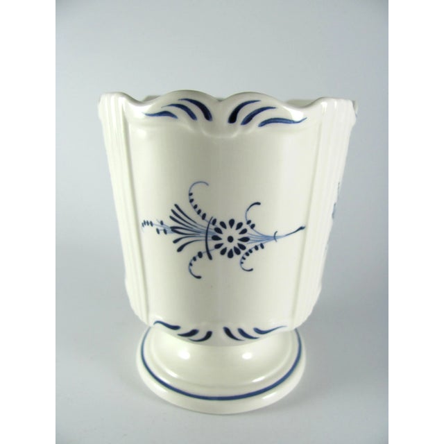 Late 20th Century Vintage Chinoiserie Blue & White Floral Bud Flower Holder With Frog Vase For Sale - Image 5 of 10