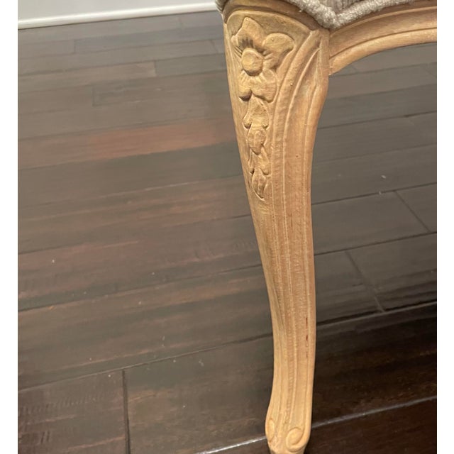 20th Century French Louis XVI Style Vintage Cream Settee, Loveseat– Carved Wood Frame With Upholstered Seat For Sale In Dallas - Image 6 of 11