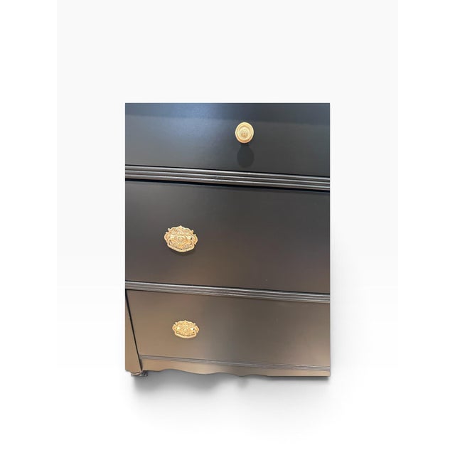 Restored 19th-Century American Empire Revival 3-Drawer Chest in Carbon Black & Walnut For Sale - Image 9 of 12