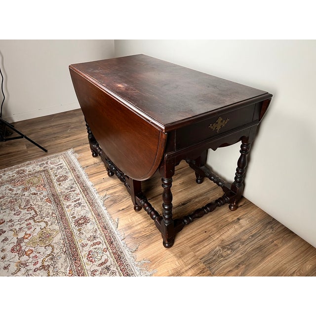 Antique English William & Mary Walnut One Drawer Gateleg Dining Table C. Early 18th Century For Sale In Boston - Image 6 of 13