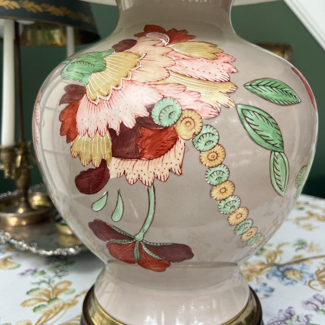 Vintage Frederick Cooper table lamp // colorful floral on a beautiful taupe background // accent lamp // designer lamp For Sale - Image 10 of 10