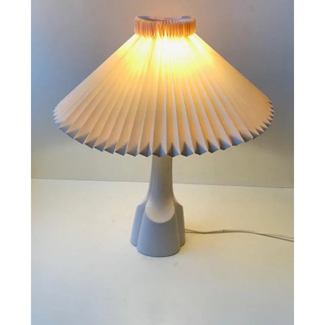 Mid-Century Modern Vintage Scandinavian White Ceramic Table Lamp from Søholm, 1970s For Sale - Image 3 of 9