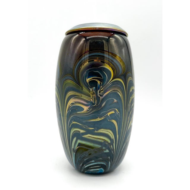 Charles Lotton Vintage Signed Hawaiian Studio Art Glass Vase – Iridescent Pulled Feather Swirl – Contemporary, Modern Organic For Sale - Image 4 of 10