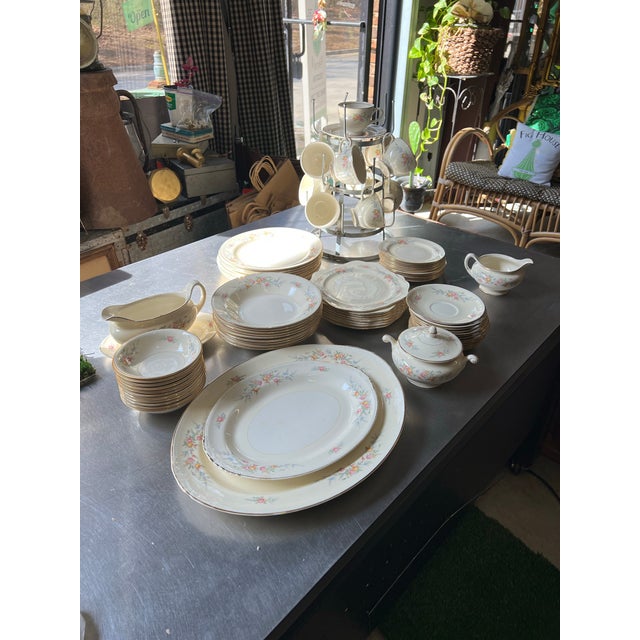 Mid-Century Modern 1970s Gorgeous Collection of Ceramic Eggshell Nautilus Plates and Serving Pieces- Set of 77 For Sale - Image 3 of 12