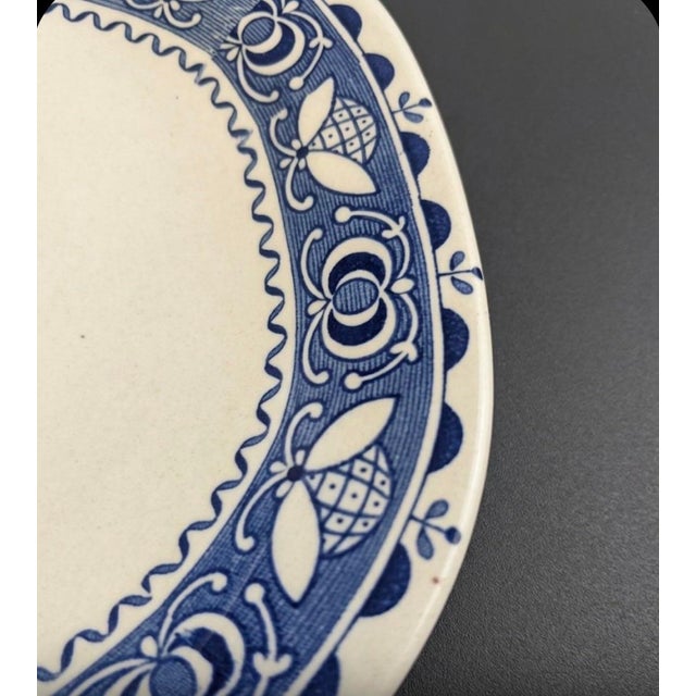 1970s Vintage Johnson Bros Staffordshire Old Granite Ironstone "Hearts & Flowers" Serving Platter - 12 1/4" X 9 5/8" For Sale - Image 5 of 7