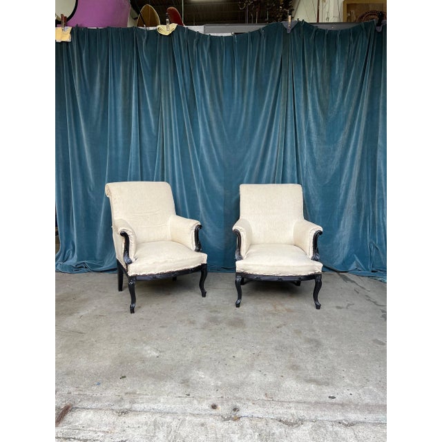 1920s French Armchairs in Muslin With Matching Ottoman - 3 Pieces For Sale - Image 5 of 12