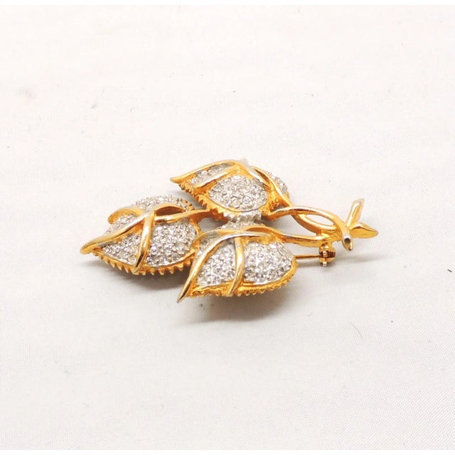 Mid-Century Modern Vintage 1960s Signed Hattie Carnegie Pavé Clear Rhinestone Flower Buds Brooch For Sale - Image 3 of 7