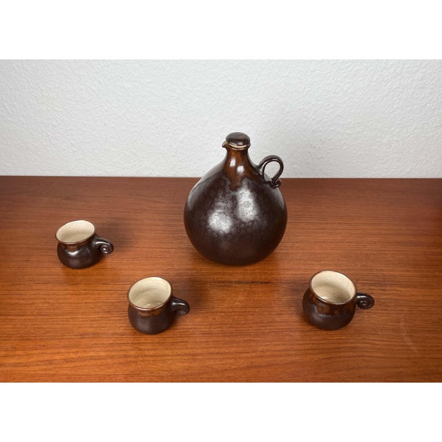 Brown Mid-Century Modern German Studio Pottery Jug with Mugs by Melitta Teubner, 1960s, Set of 4 For Sale - Image 8 of 18