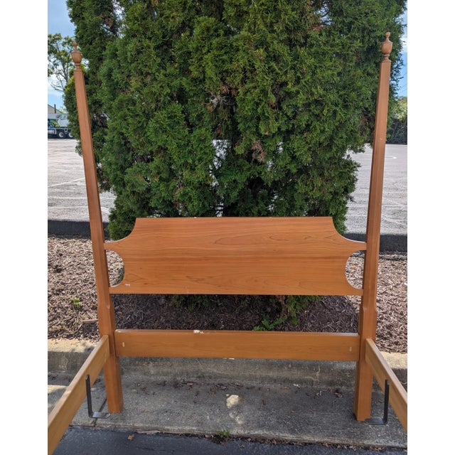 This Suter's Furniture Pencil Post Bedframe is a premium, handcrafted piece of bedroom furniture that is a hallmark of the...