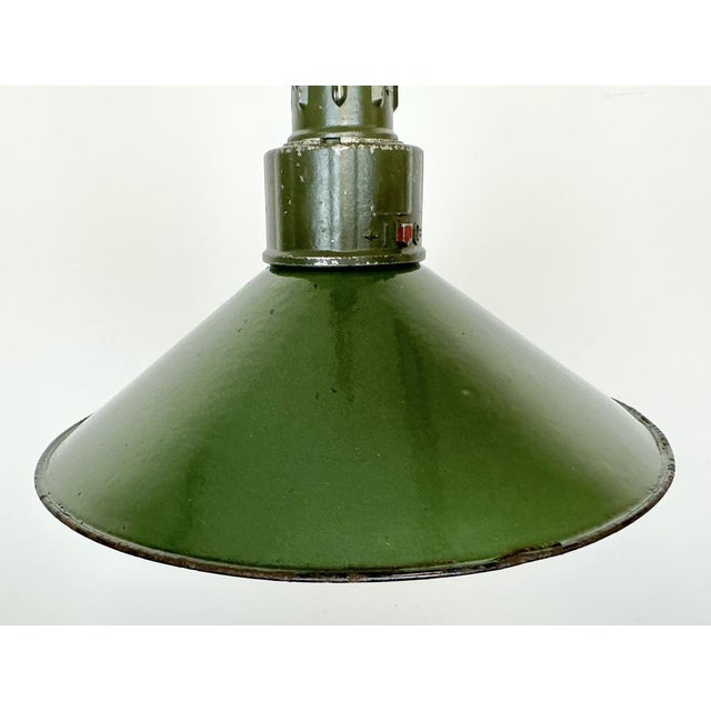 Industrial Green Enamel Military Pendant Lamp with Cast Aluminium Top, 1960s For Sale - Image 4 of 17